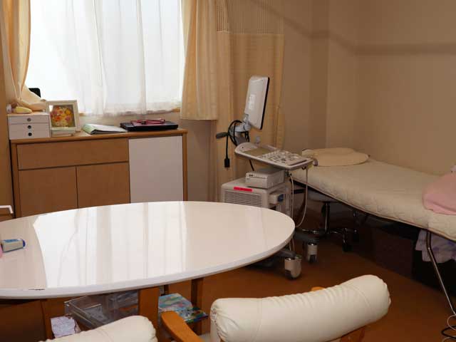 岡山県倉敷市のたんぽぽ助産院の診察室