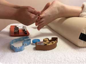 院内鍼灸室での治療